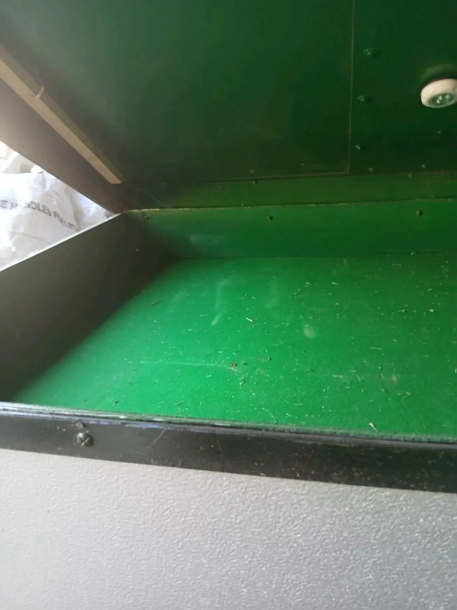 Trailer - Image 4