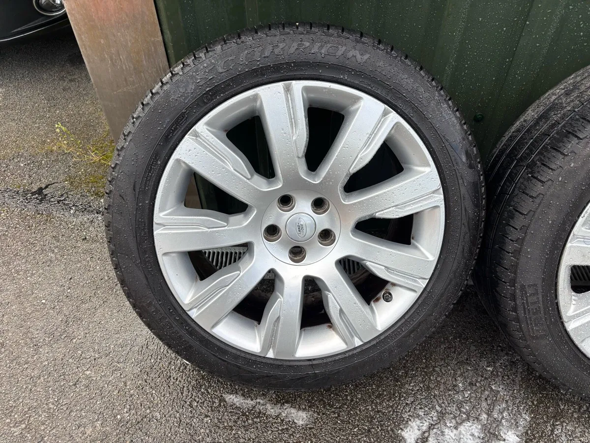 21 INCH RANGE ROVER WHEELS - Image 1