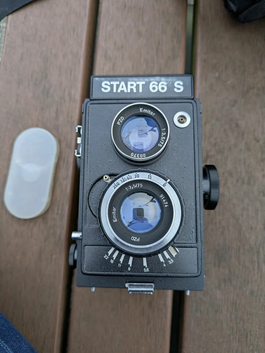 Start 66 S Twin lens reflex camera Made in Poland - Image 1