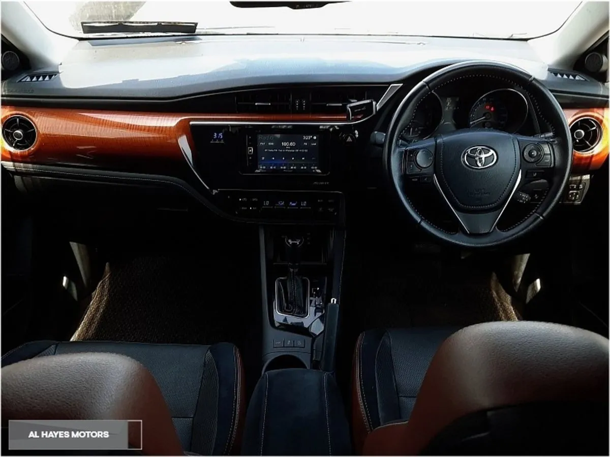 Toyota Auris  automatic 1.2 Auris sport Mode  Lun - Image 2