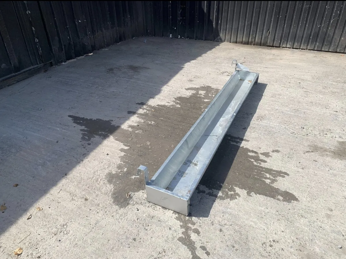 8ft Galvanised Gate Trough - Image 2