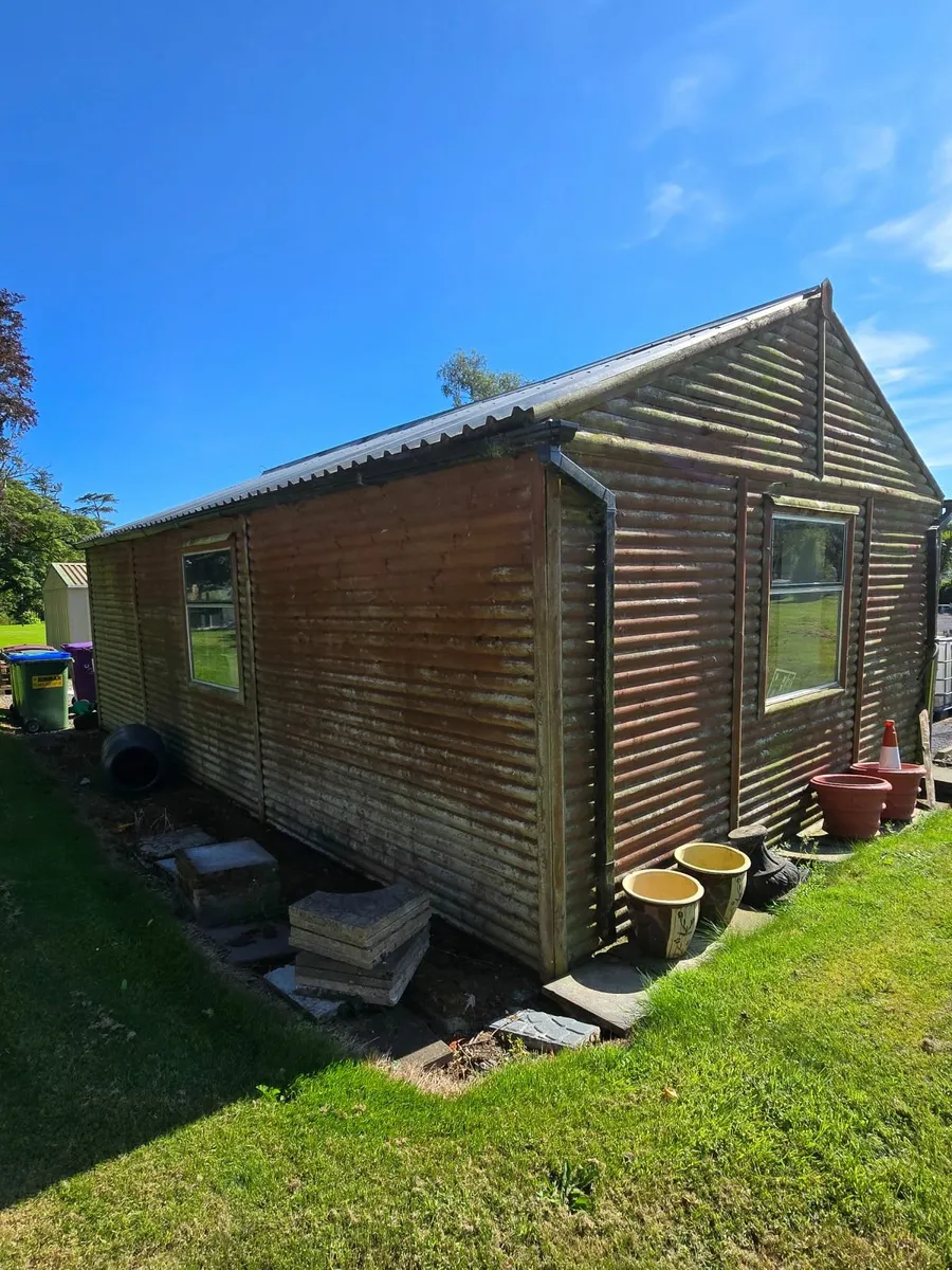 Half barrel wooden cabin - Image 3