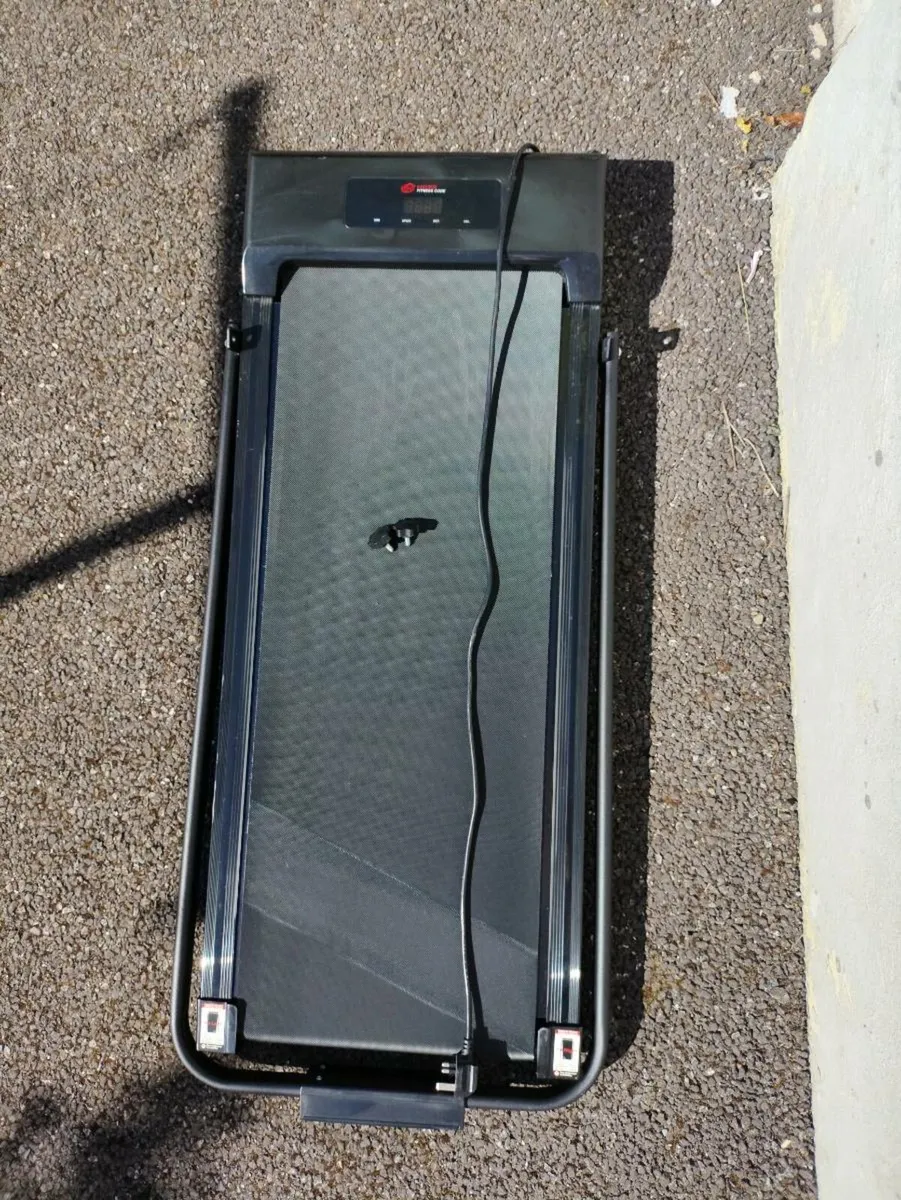 Fitness core treadmill - Image 1