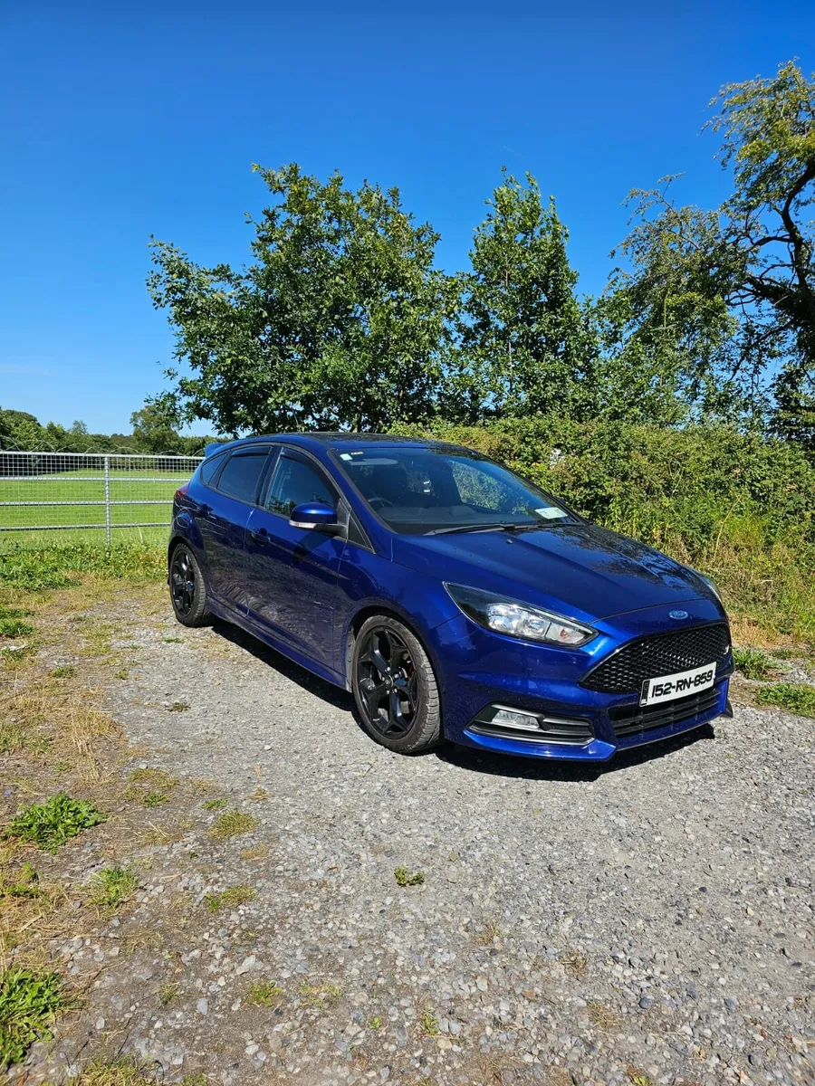 2015 Ford Focus ST2 - Image 2