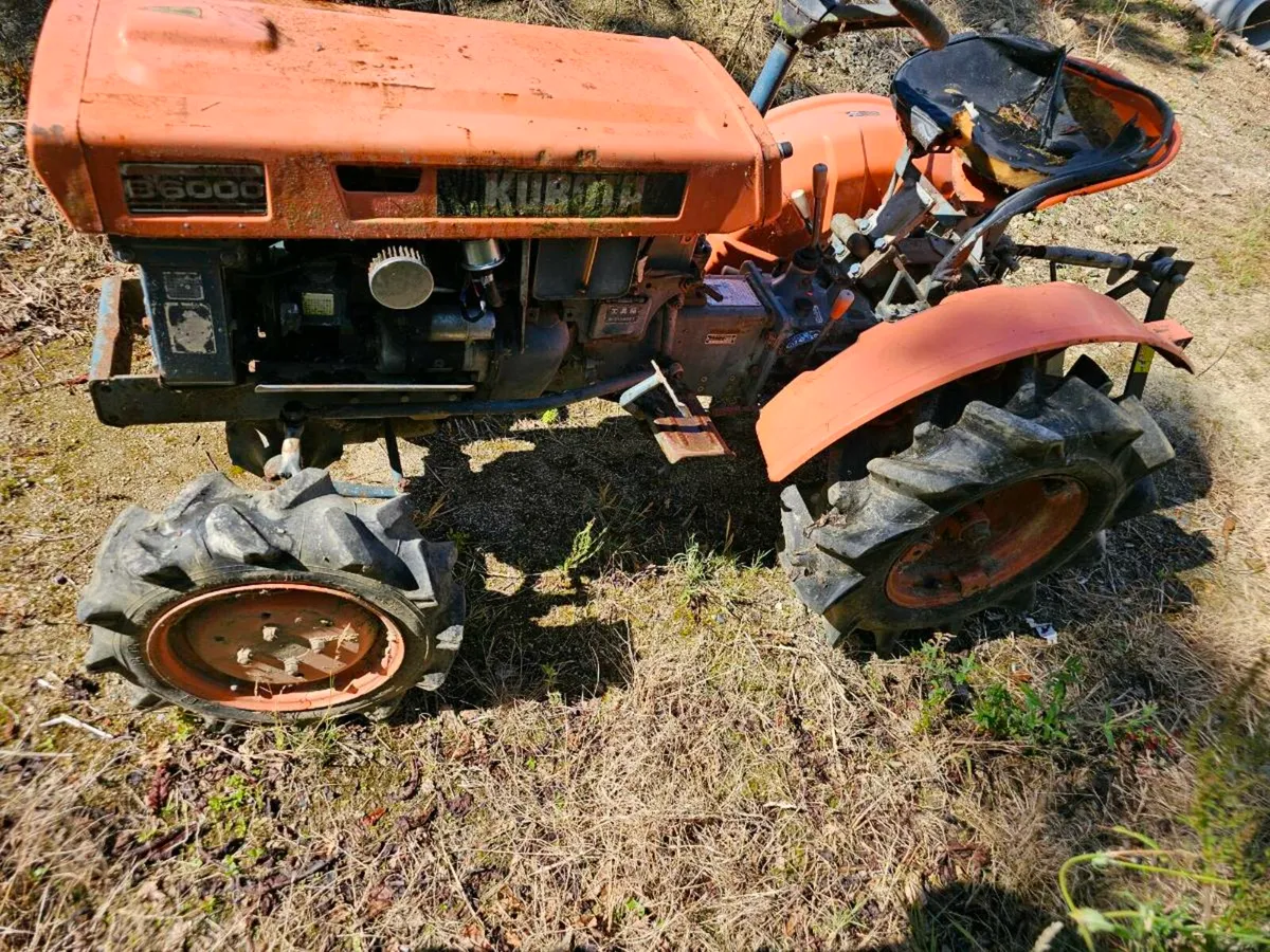 Kubota B6000 compact tractor - Image 2