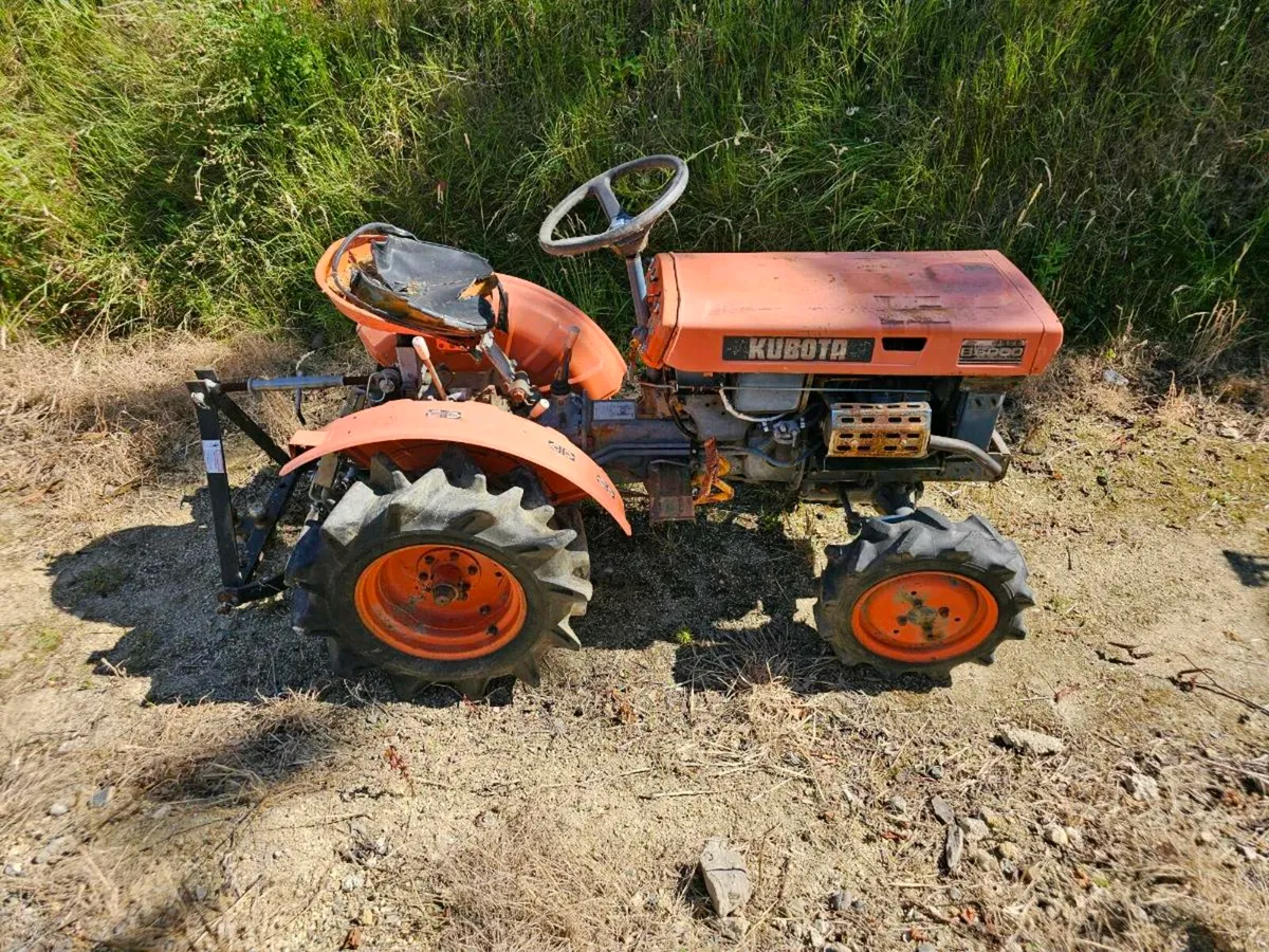 Kubota B6000 compact tractor - Image 1