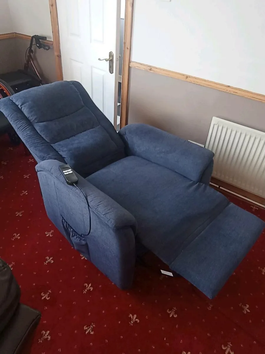 Recliner - Image 2
