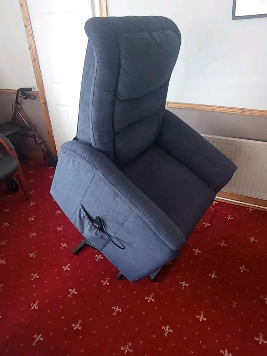 Recliner - Image 3