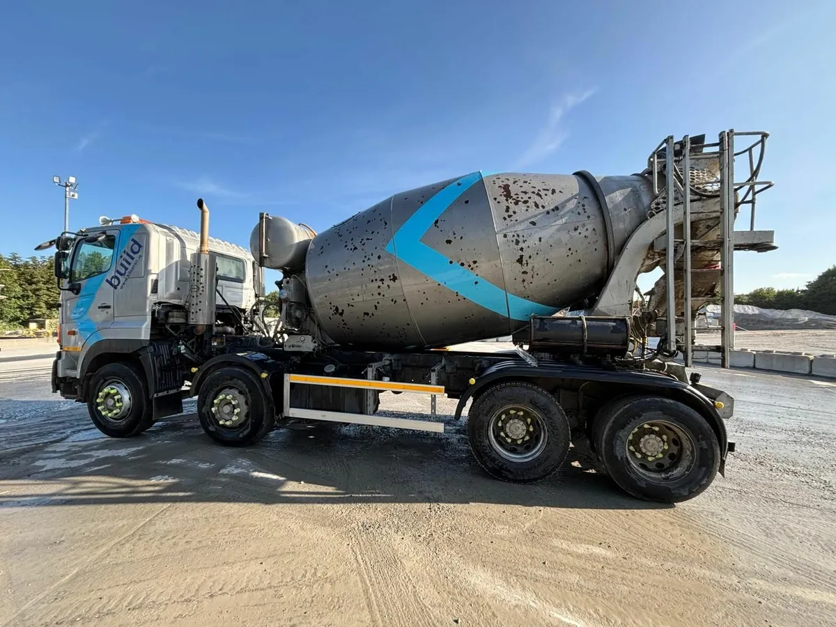 2009 Hino 700 Series Concrete Mixer 8x4 - Image 1