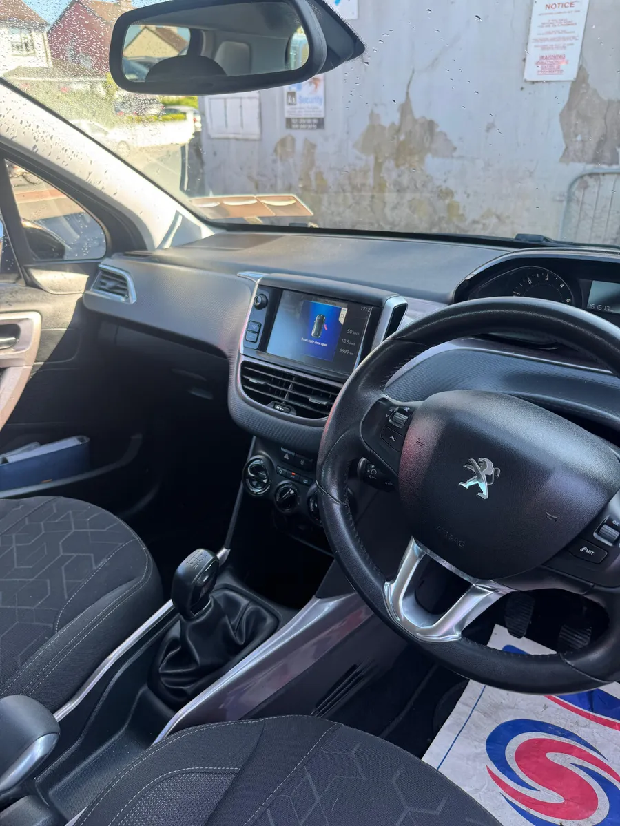 Peugeot 2008 Lovely high driving position - Image 3