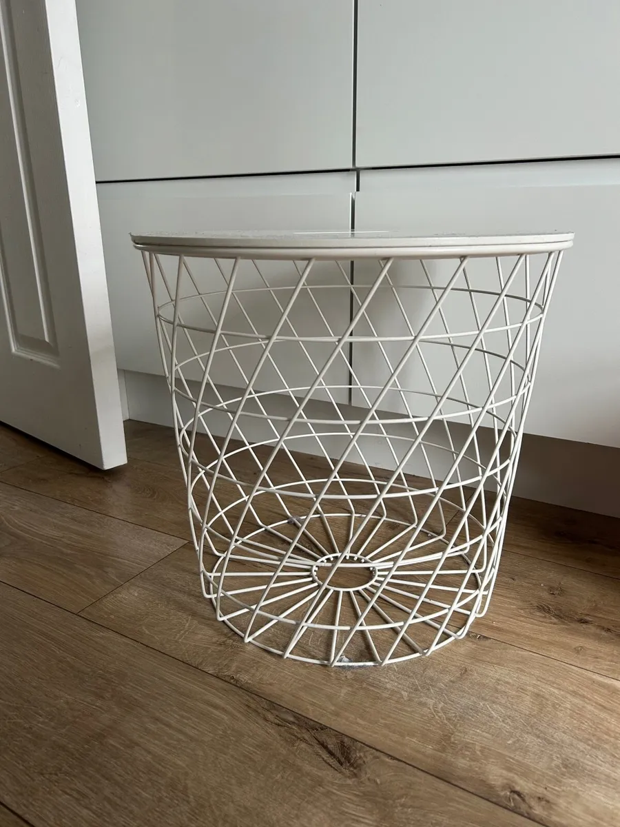 Side table/ bedside table - Image 1