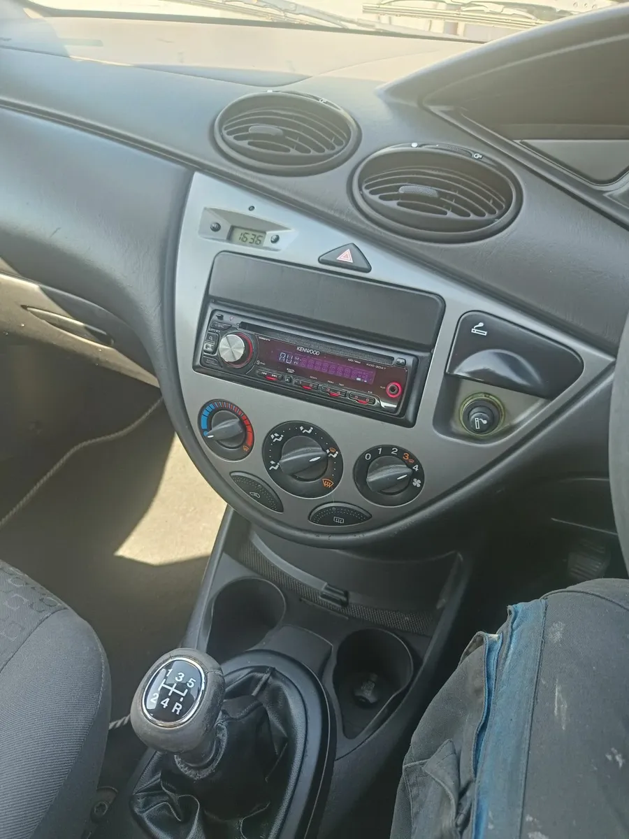 Ford Focus 2003 - Image 4