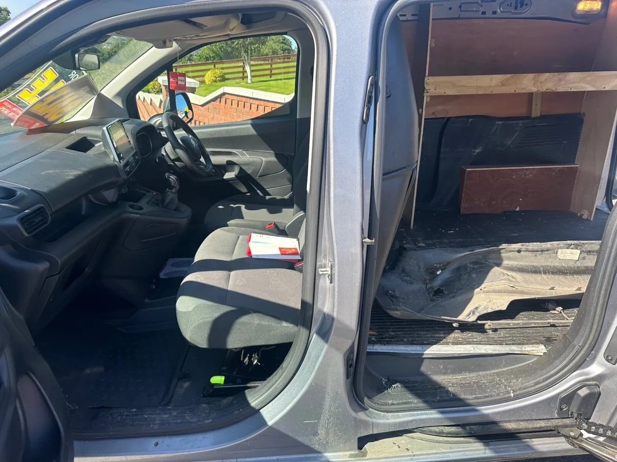 2020 Citroen Berlingo damage repairable - Image 2
