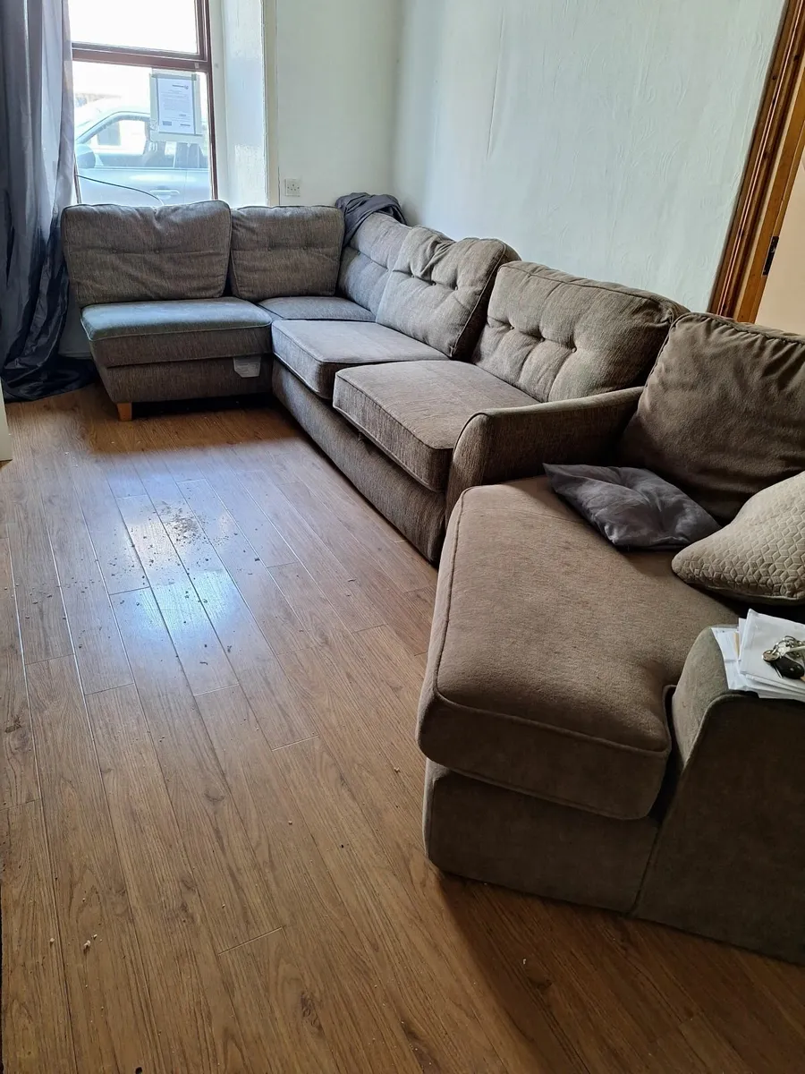 Sofa and table and chairs - Image 3