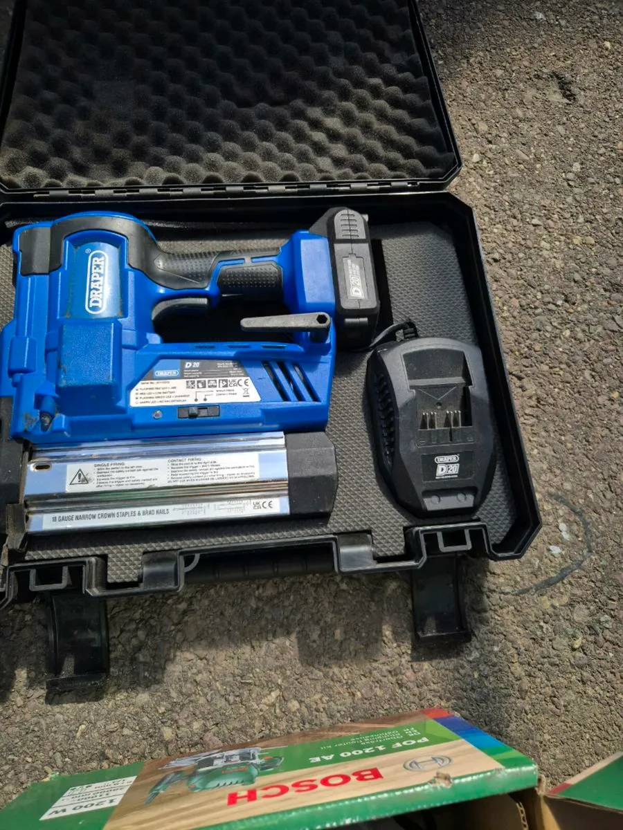 Tools and car parts - Image 4