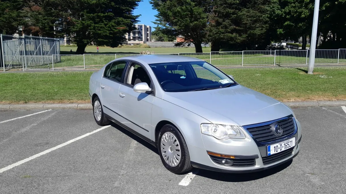 2010 Volkswagen Passat - Image 1