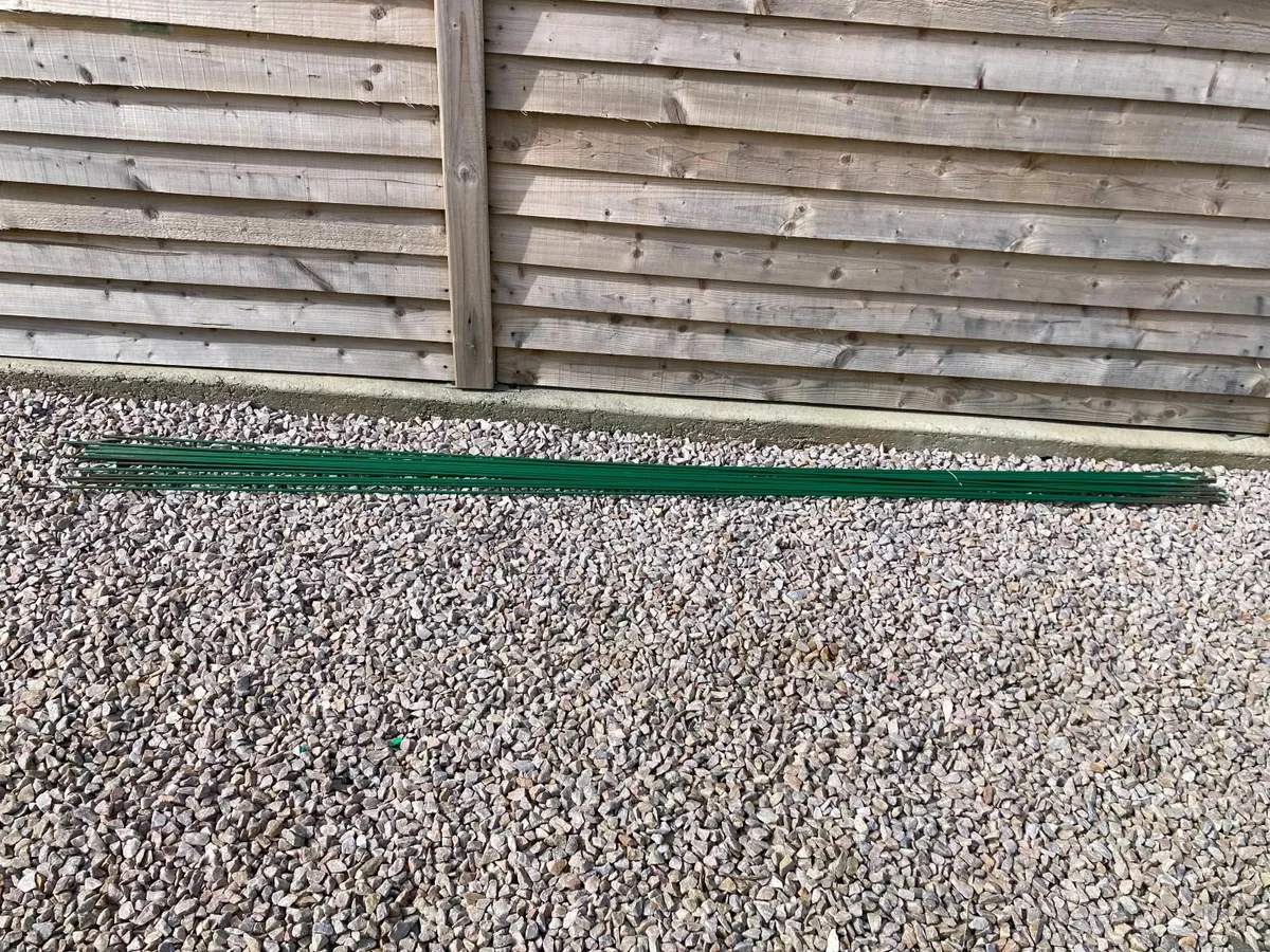 Greenhouse Hoops for Raised Beds  Fiberglass - Image 2