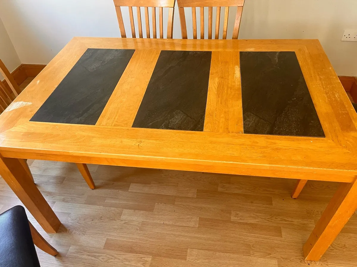 Kitchen table and chairs - Image 1