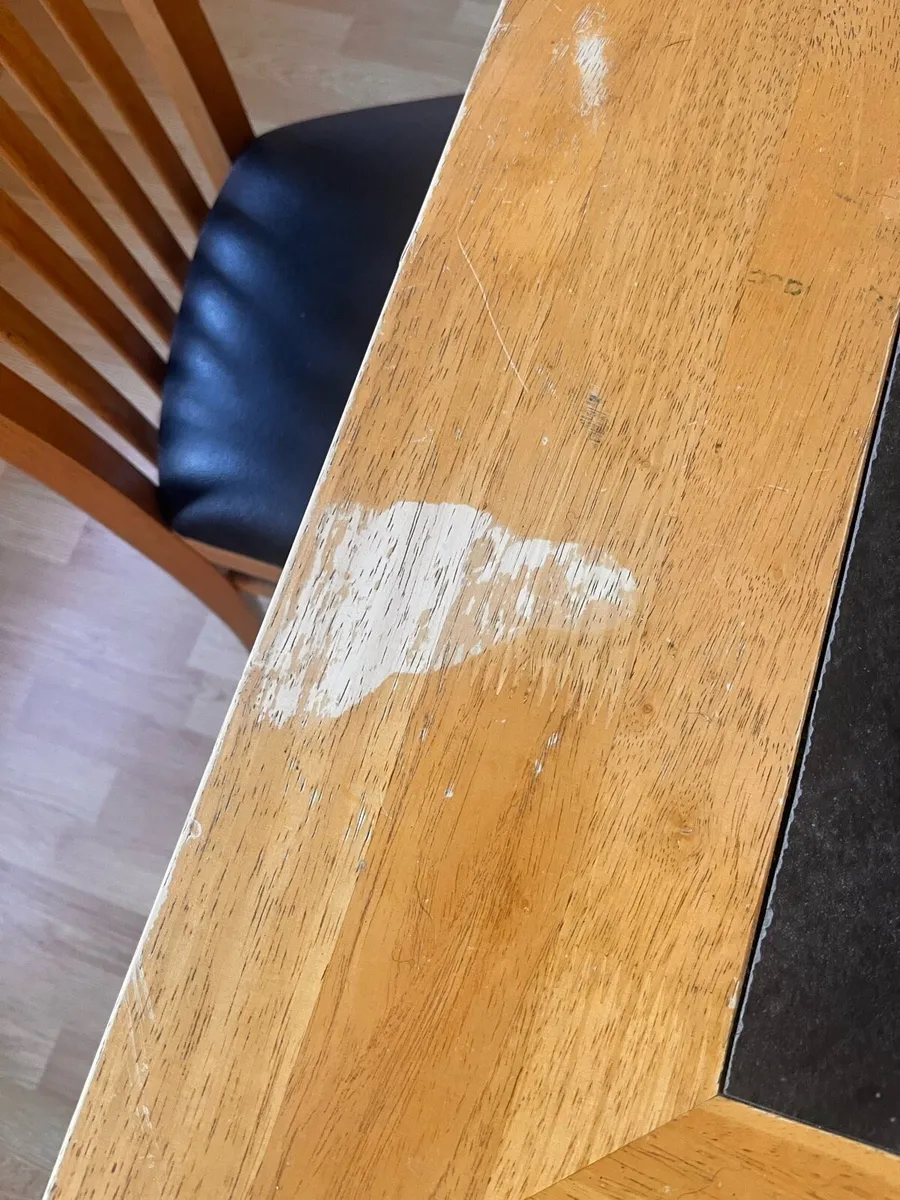 Kitchen table and chairs - Image 2
