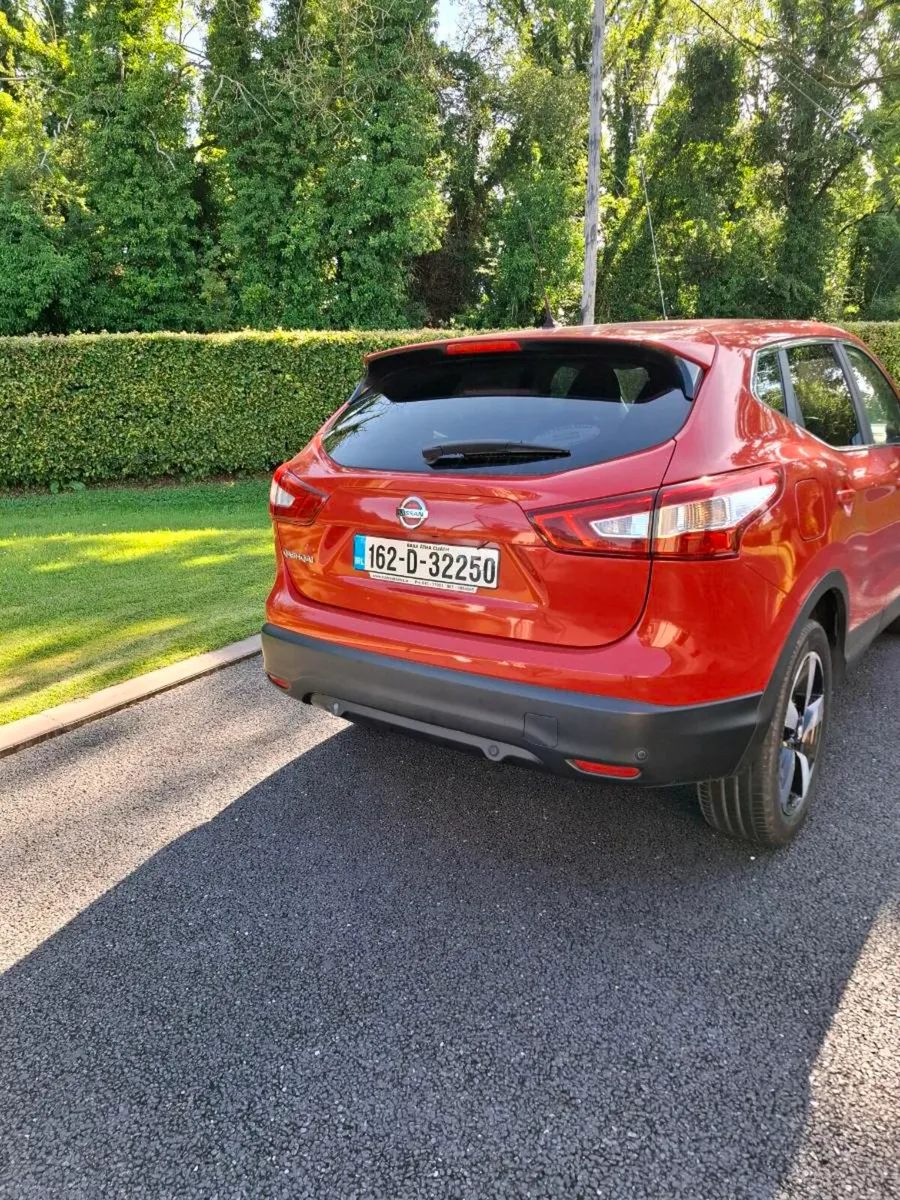 Nissan Qashqai 1.5 DCi N-Connecta 110ps 5DR - Image 2