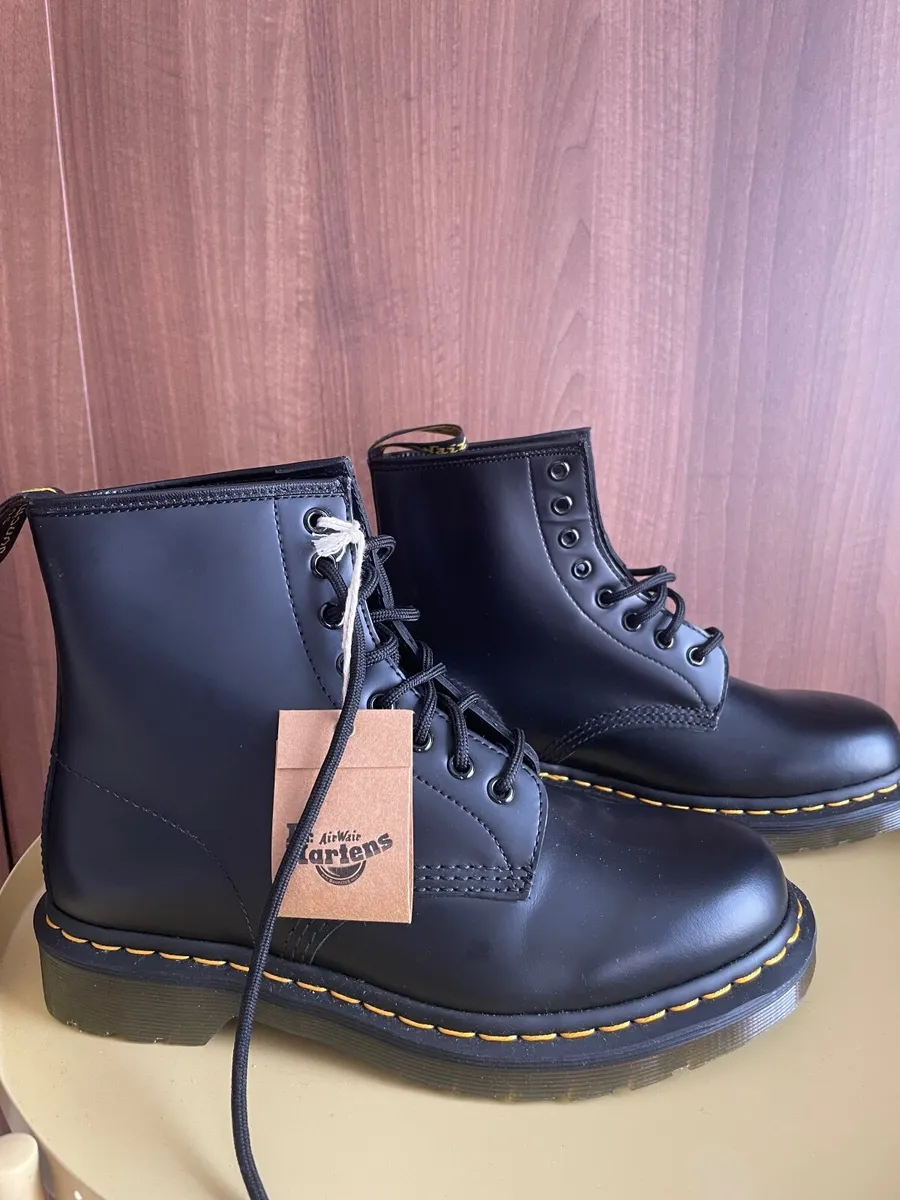 Doc Martens new  ladies boots size 7. - Image 1