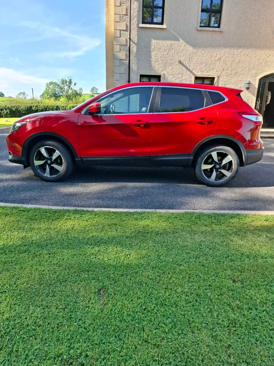 Nissan Qashqai 1.5 DCi N-Connecta 110ps 5DR - Image 4