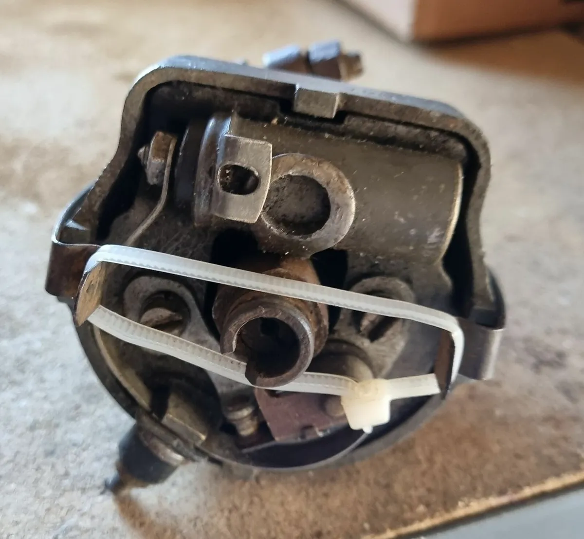 Vintage car parts - Image 3