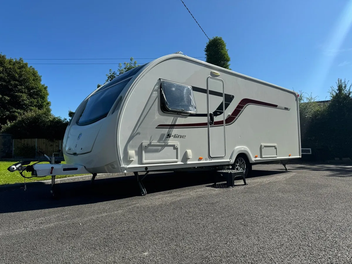 2015 Swift S-Line M-Movers Air Awning Island Bed. - Image 3