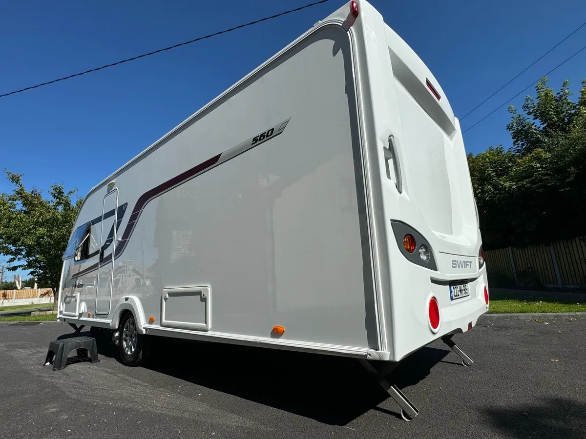 2015 Swift S-Line M-Movers Air Awning Island Bed. - Image 4