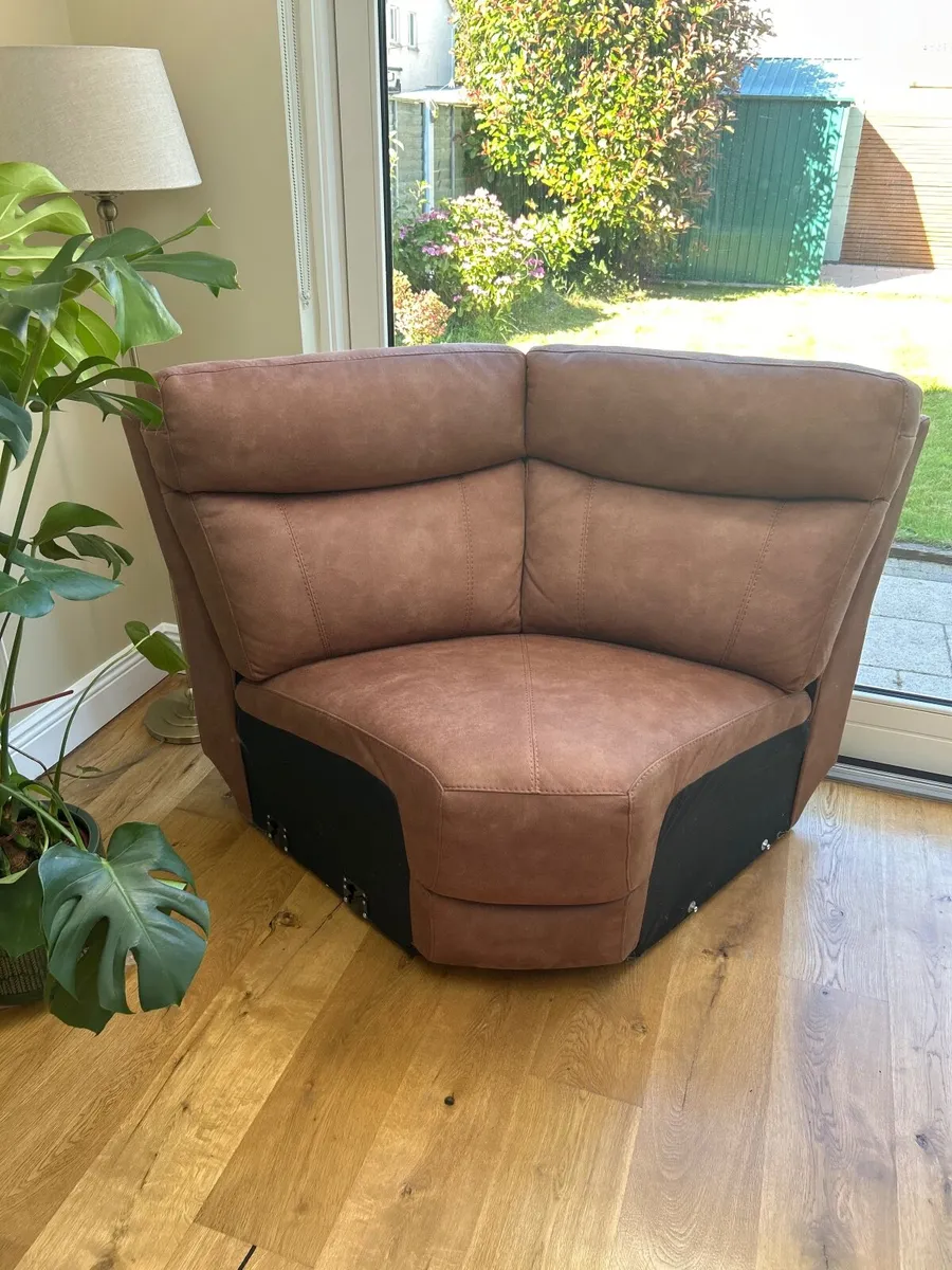 Middle join for Ronan DFS modular couch - Image 1