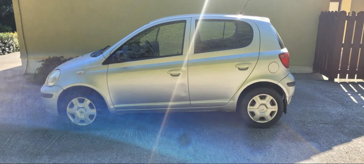 Toyota Yaris 2005 - Image 2