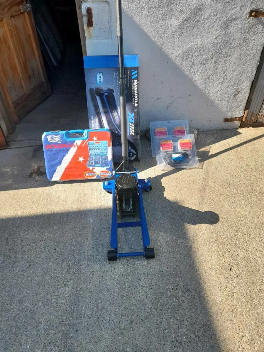 4 ton jack €180 185pc scot set €90 - Image 2