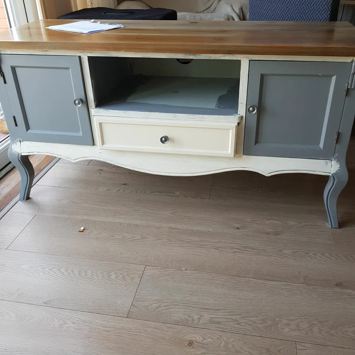 Tv unit