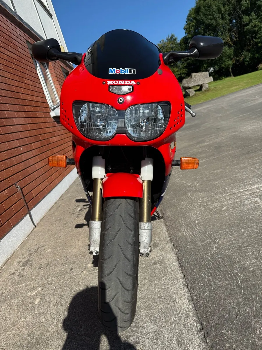 Honda CBR900RR Fireblade - Image 4