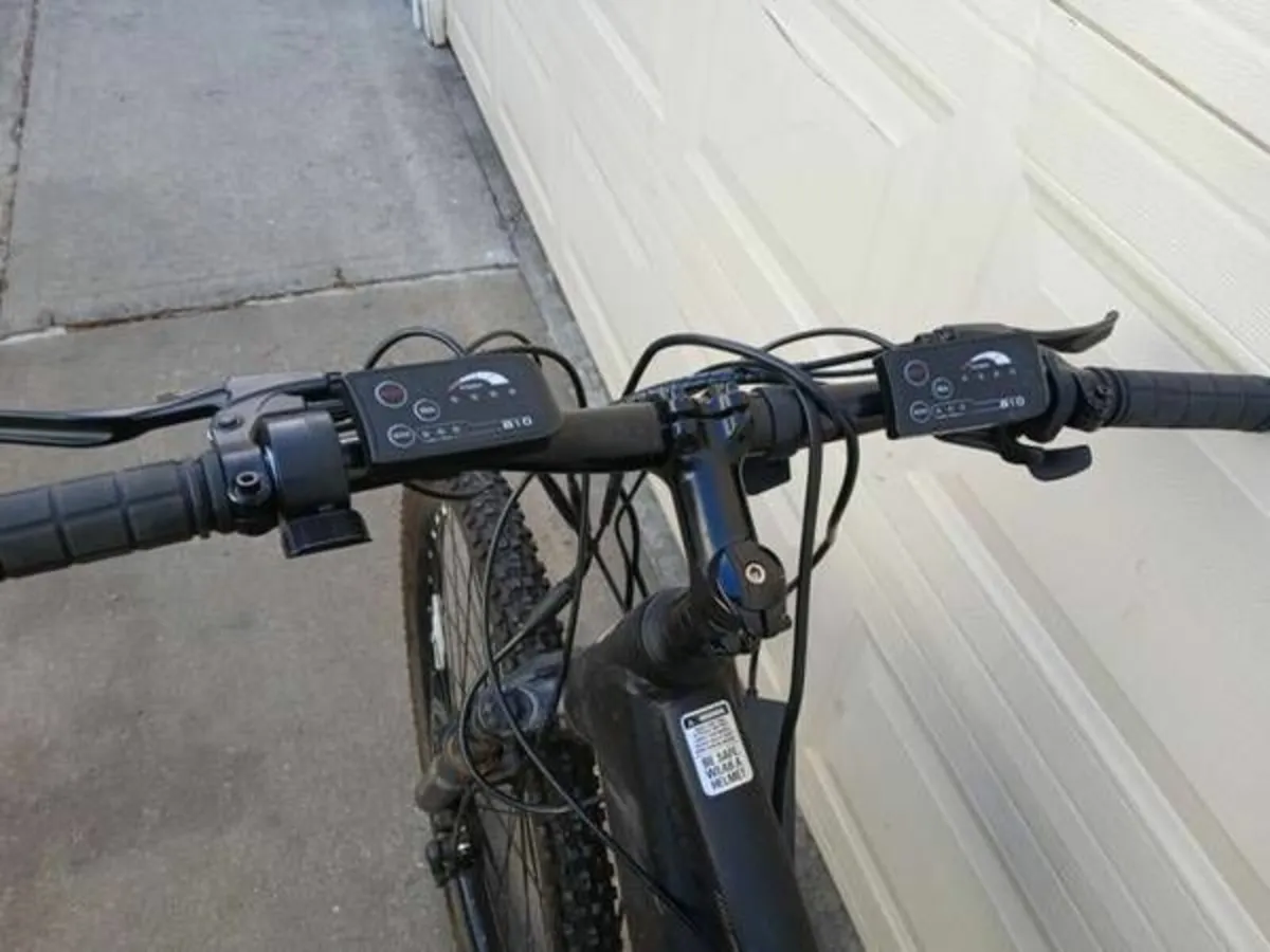 Schwinn Ridgewood Electric BicycIe - Image 2