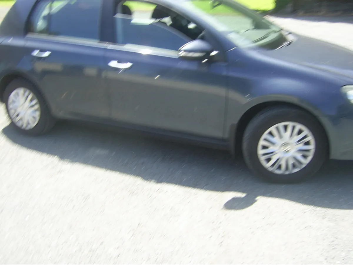 Volkswagen Golf TRENDLINE 1.6 TDI MANUAL 5SPEED 90 - Image 2