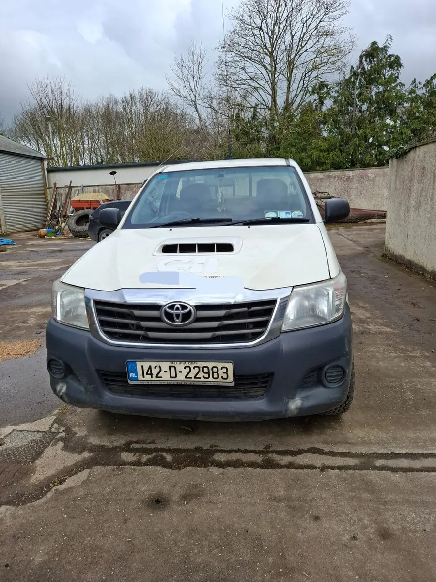 142 Toyota Hilux - Image 1