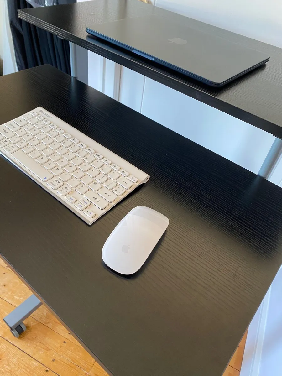 Mobile and Height Adjustable Desk - Image 4