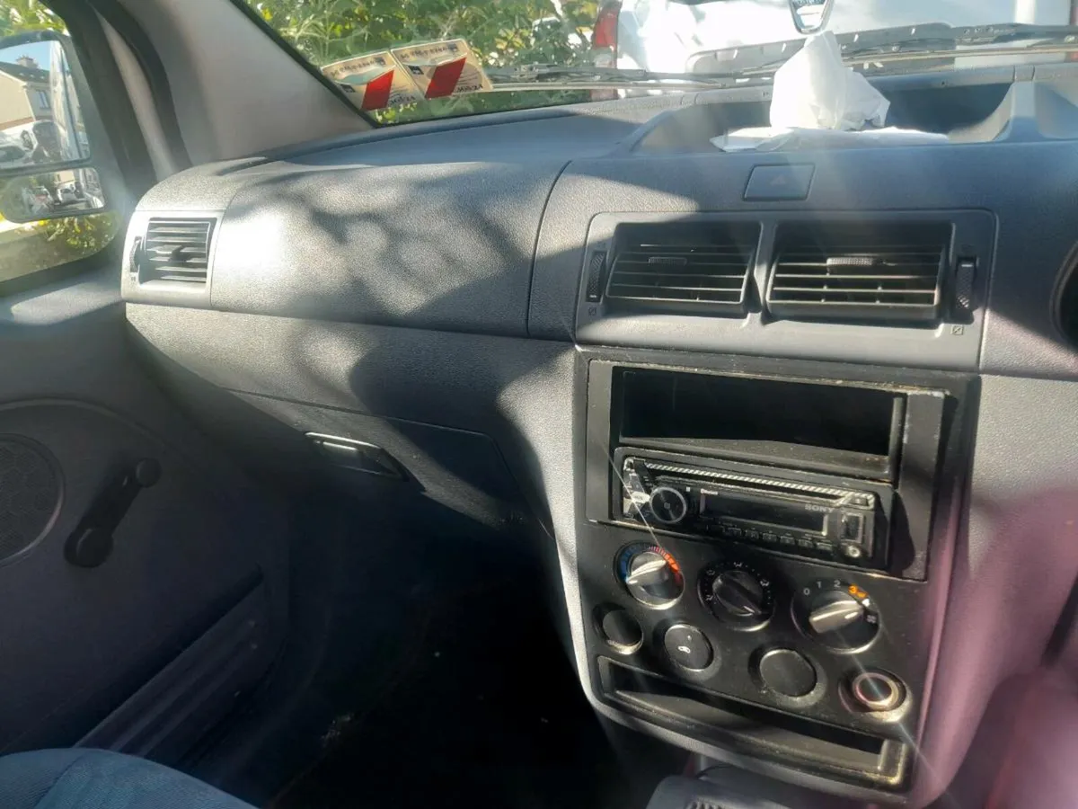 09 Ford Transit Connect NT-T200 - Image 3