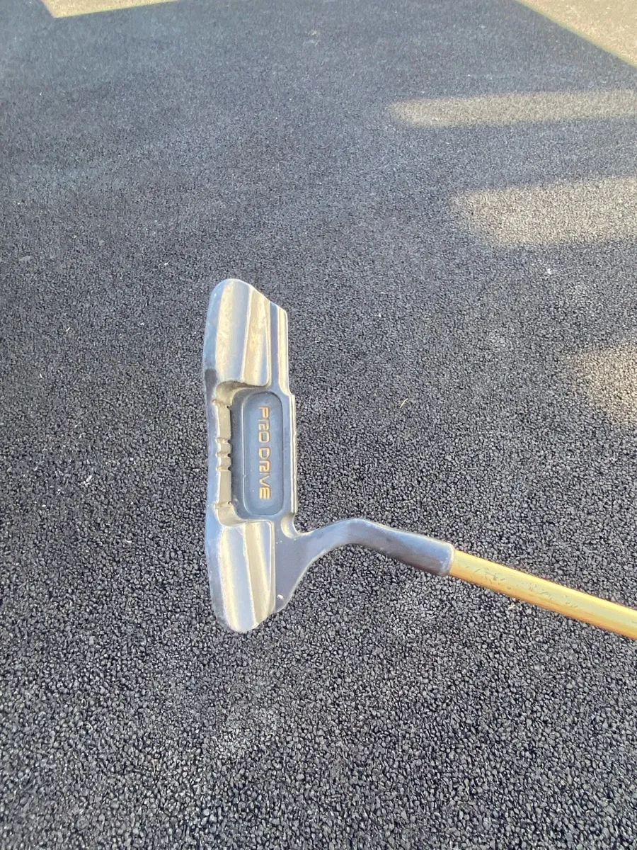 Golf putter - Image 1