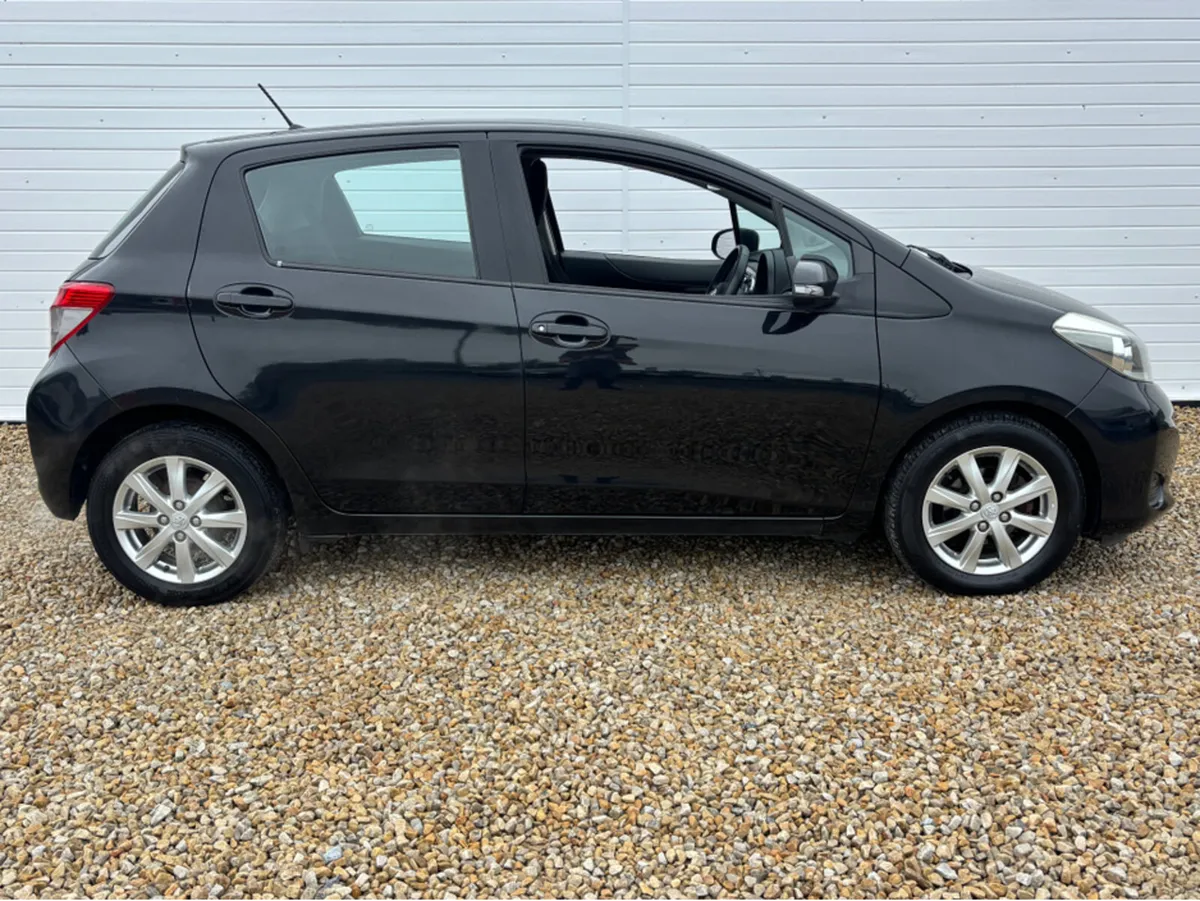 Toyota Yaris 1.33 VVT-I TR 5DR 99BHP - Image 3