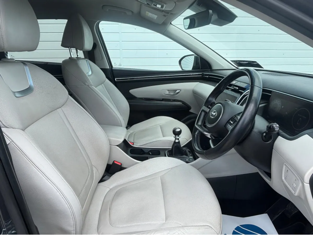 Hyundai Tucson IX35 EXECUTIVE PLUS 5DR DIESEL - Image 3