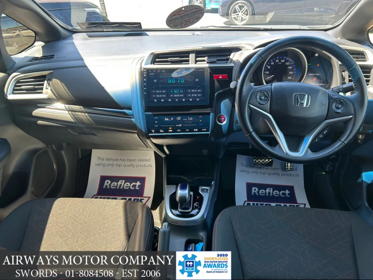 Honda Fit 1.5 HYBRID  * AUTOMATIC * 5DR *  SAT NAV - Image 4