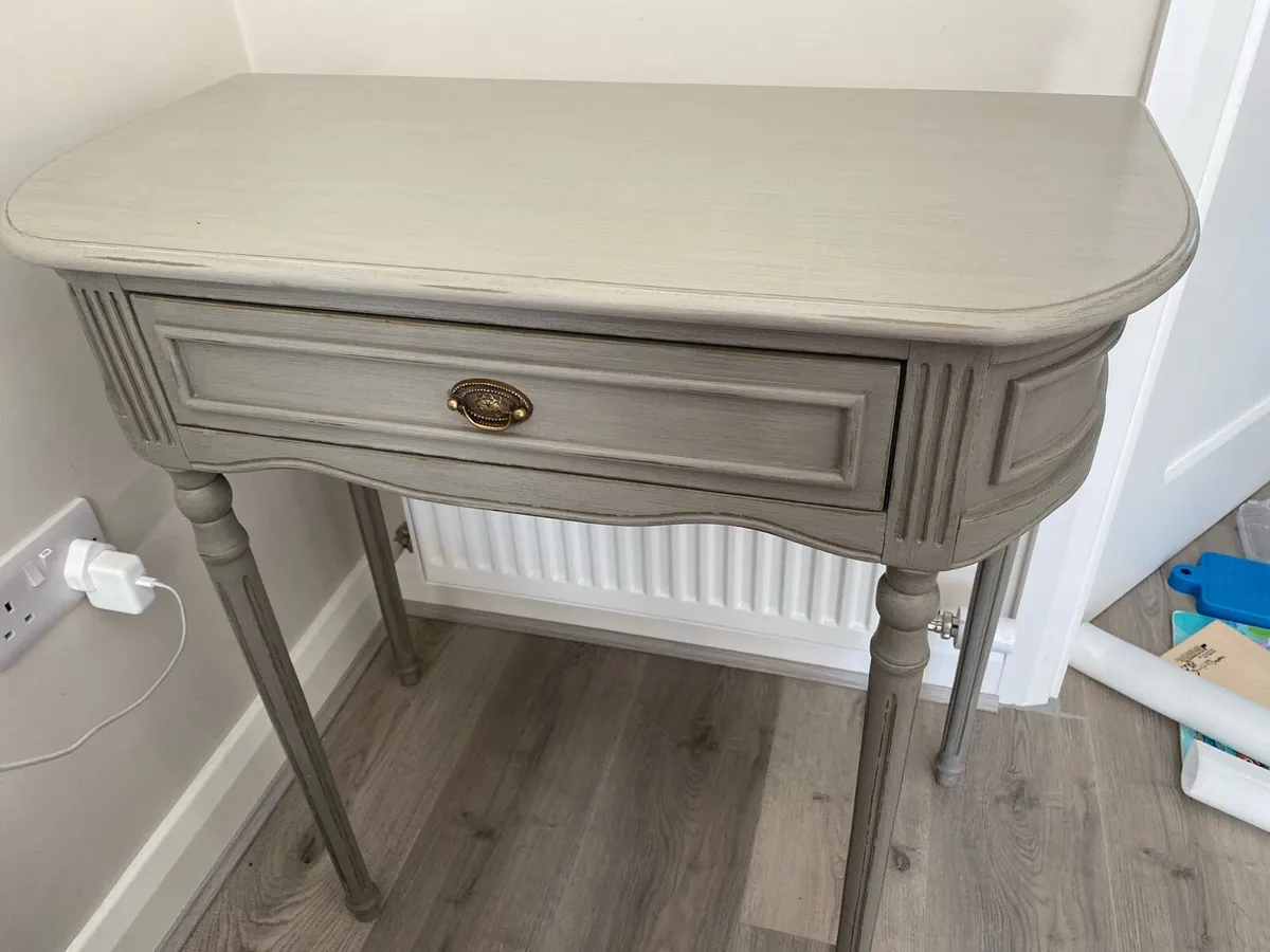 Console Table - Image 1