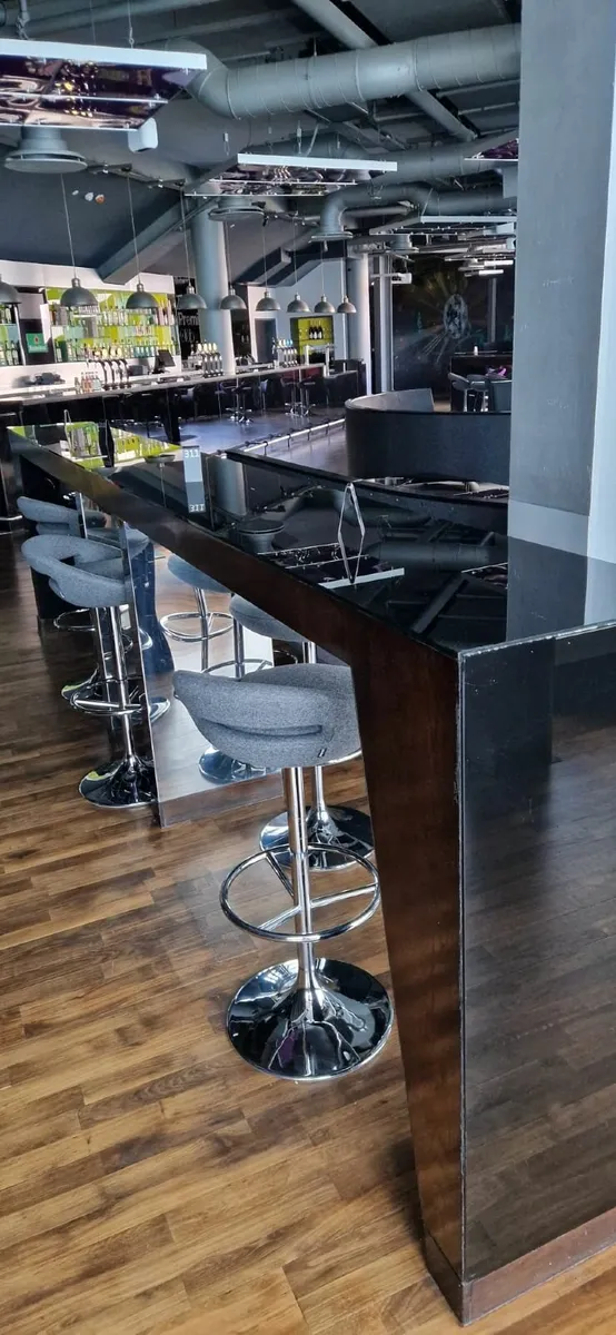 Bar/restaurant furniture - Image 3