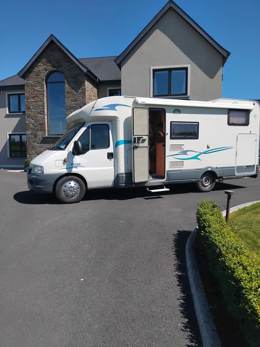 Camper van /motor home - Image 1