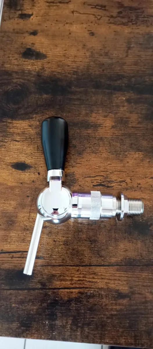Beer tap/couplers - Image 1