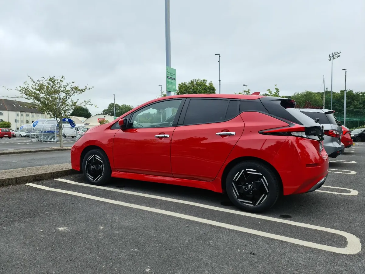 Nissan Leaf 2023 40 kwh Acenta - Image 4