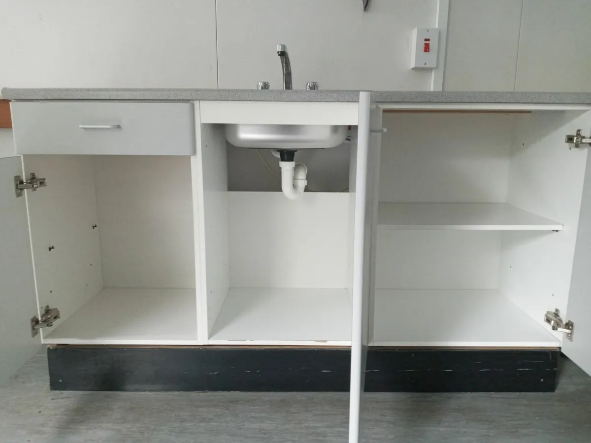 Delivery - Kitchen Unit with Sink / Taps - Image 4
