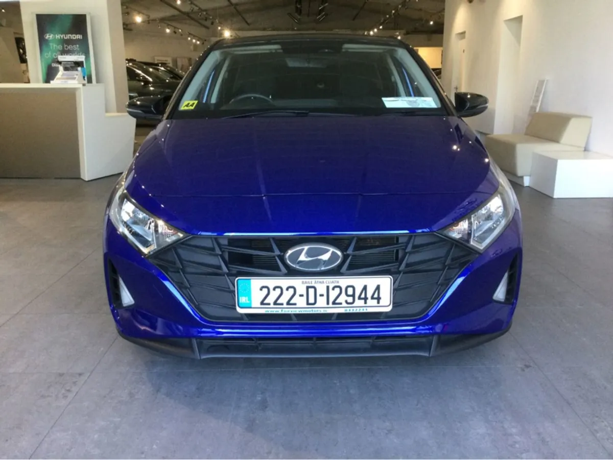 Hyundai i20 Deluxe 2 Tone - 1 Owner - Warranty AA - Image 4